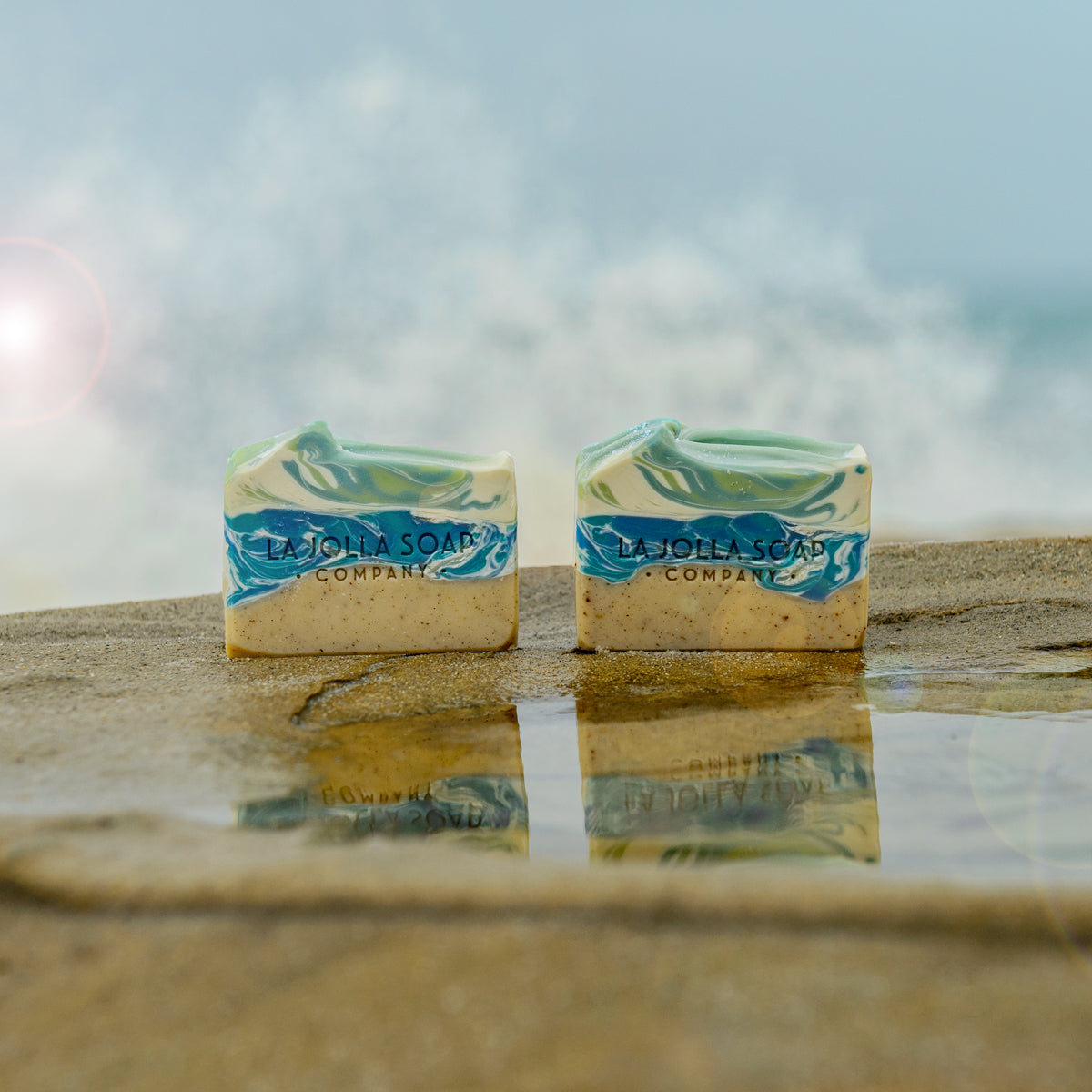 Inspired by the tropical breeze here in paradise! This wave of organic coconut milk, oils, and butters creates a creamy, hydration-packed lather. Tropical-inspired fragrance and a hint of fine-ground vanilla bean add some vacation beachy vibes to your shower ritual. Ah, paradise!