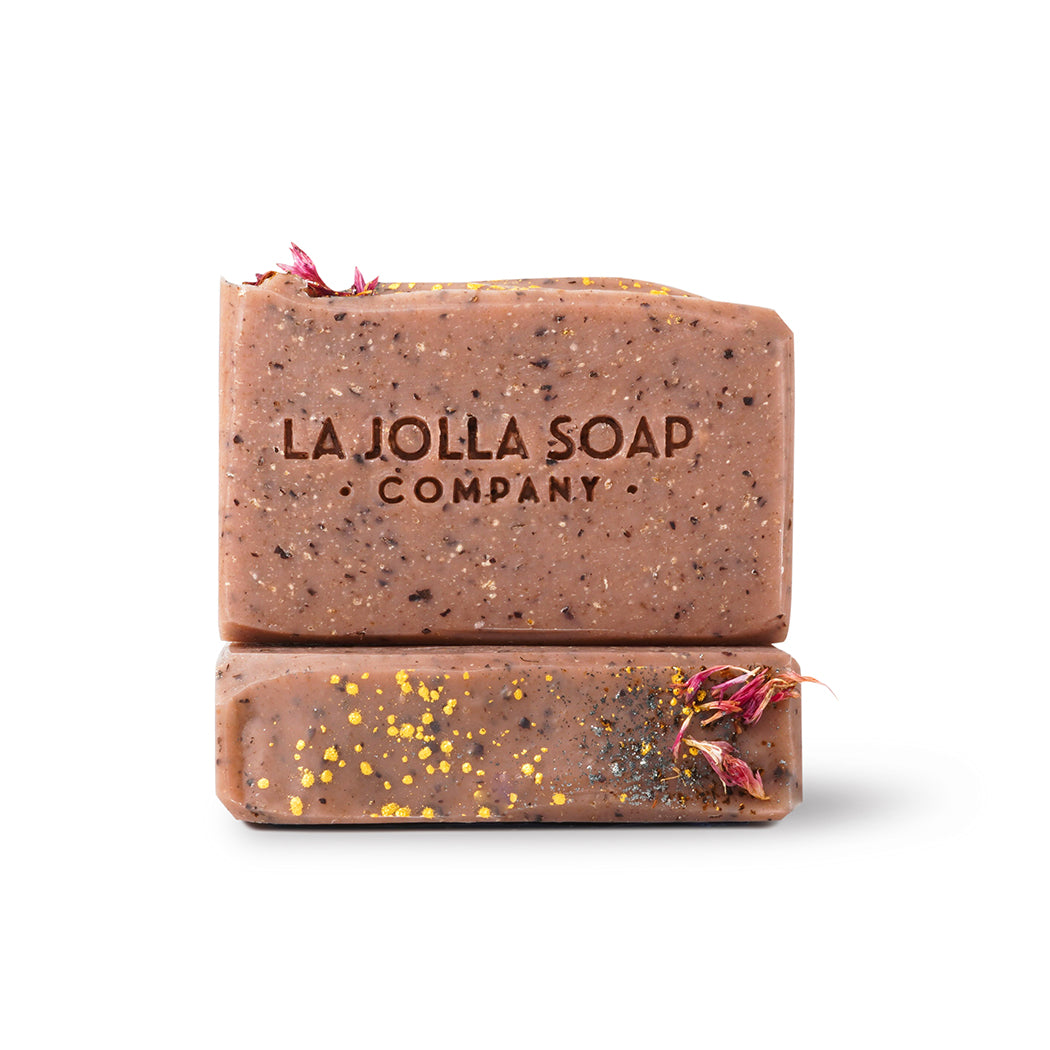 La Jolla Soap Company's Black Cherry & Almond is made with real cherry juice blended together with plant-based oils enriched with organic cocoa and mango seed butter. You will enjoy a hydrating, creamy lather while finely ground organic almond nuts gently scrubs your skin leaving it feeling smooth and conditioned. The aroma is delicate with notes of black cherry and white flowers.