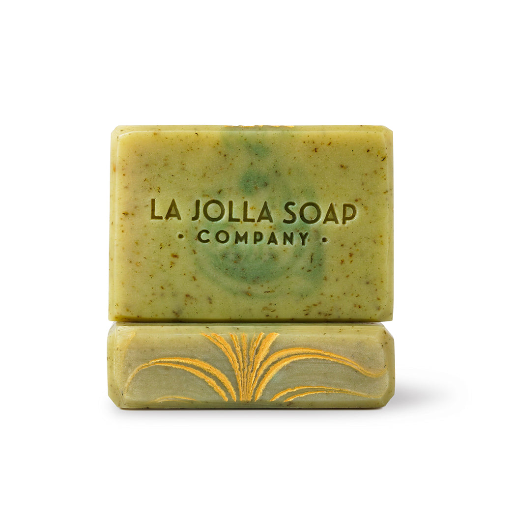 La Jolla Soap Company's Lime and Basil Artisan Soap is made with plant-based oils and butters that will gently cleanse while maintaining your skin's natural moisture balance. The aromatic blend is fresh and uplifting, scented with pure essential oils of lime, bergamot, litsea cubeba, sweet basil and black pepper.